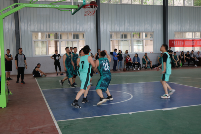 承五四精神 扬青春风采